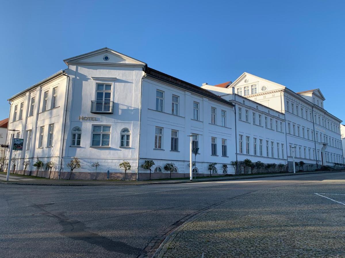 Parkhotel Putbus - Renoviert Seit Februar 2025 Esterno foto